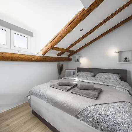 Cozy For Smaller Groups